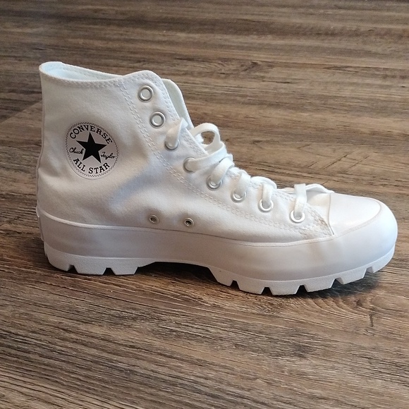WOMEN'S CONVERSE CHUCK TAYLOR ALL STAR LUGGED PLATFORM SNEAKERS White Size 10 - Picture 2 of 4